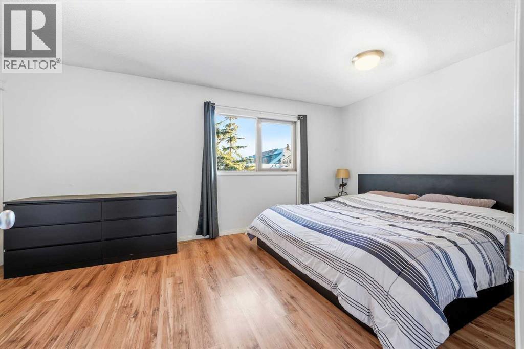 23, 1225 Railway Avenue, Canmore, AB - Indoor Photo Showing Bedroom