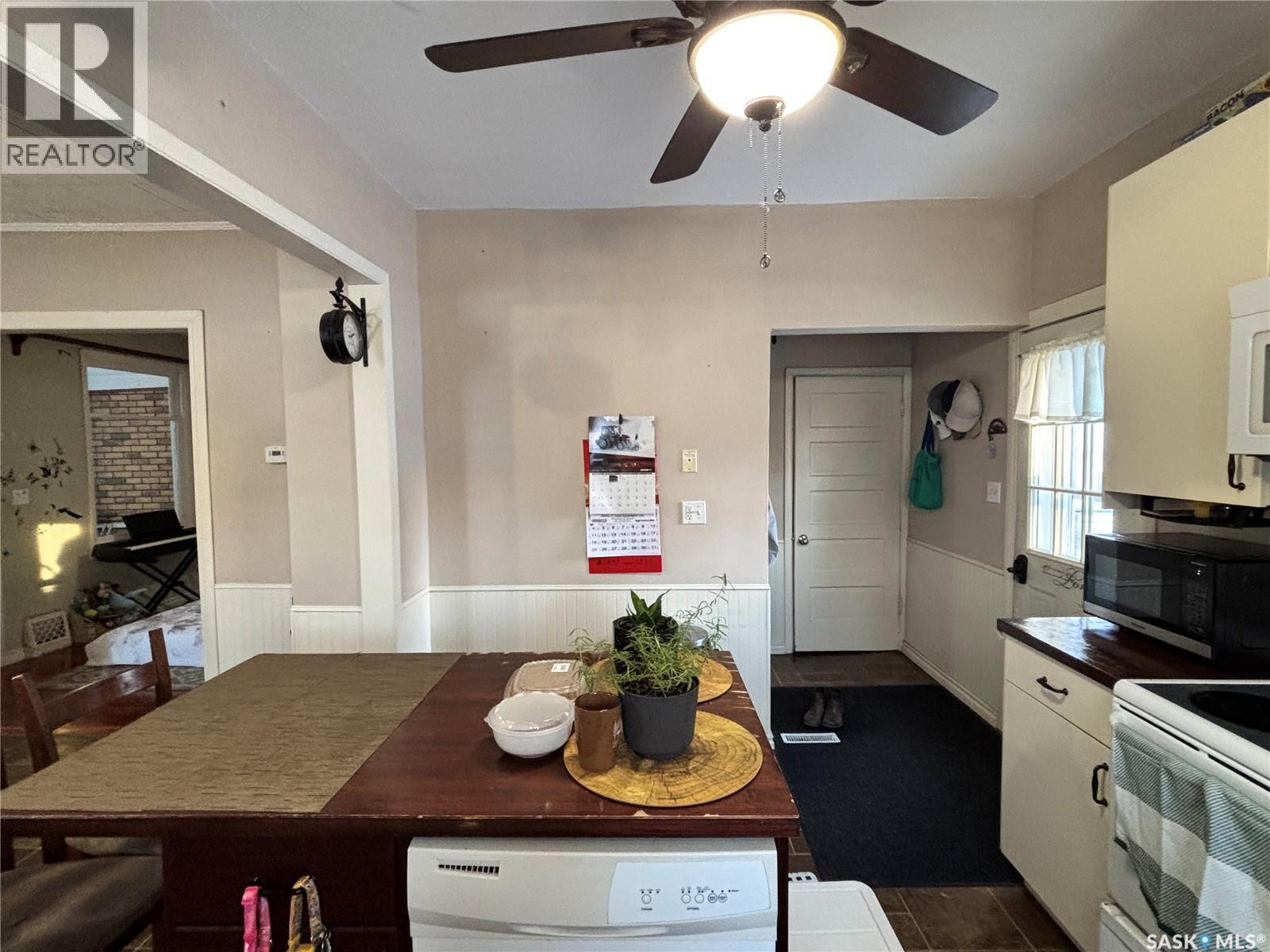 902 9Th Street, Humboldt, SK - Indoor