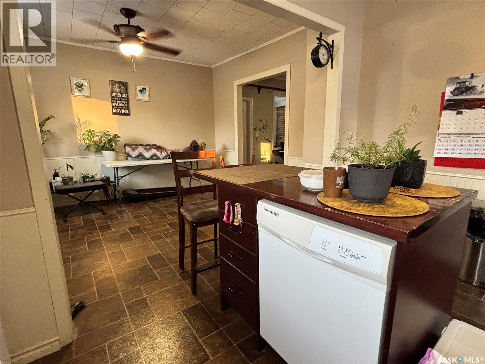 902 9Th Street, Humboldt, SK - Indoor