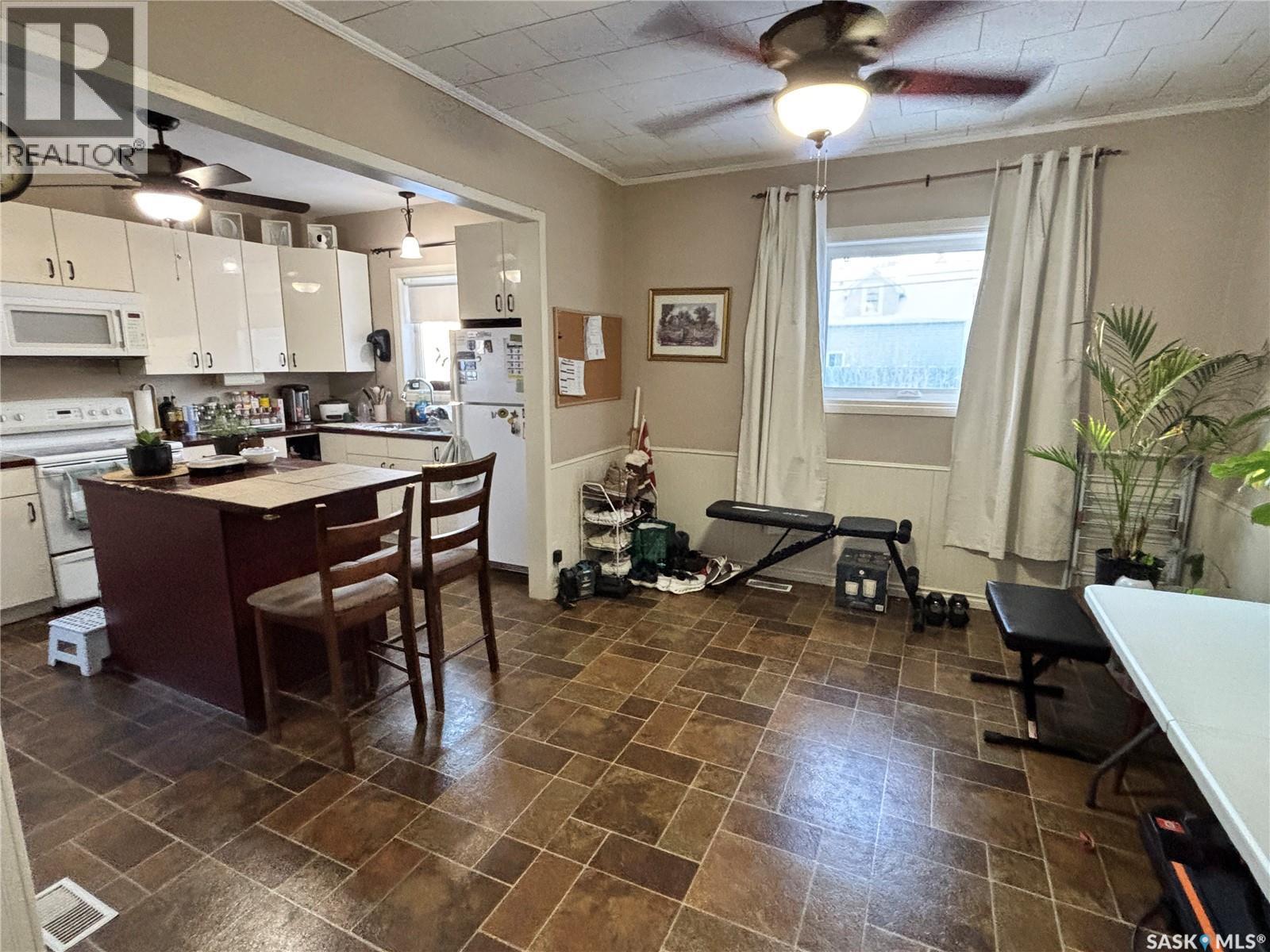 902 9Th Street, Humboldt, SK - Indoor