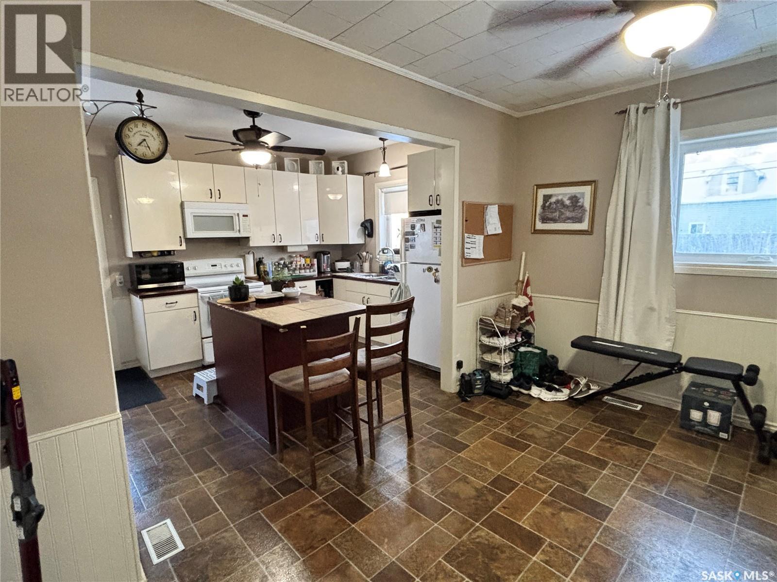 902 9Th Street, Humboldt, SK - Indoor