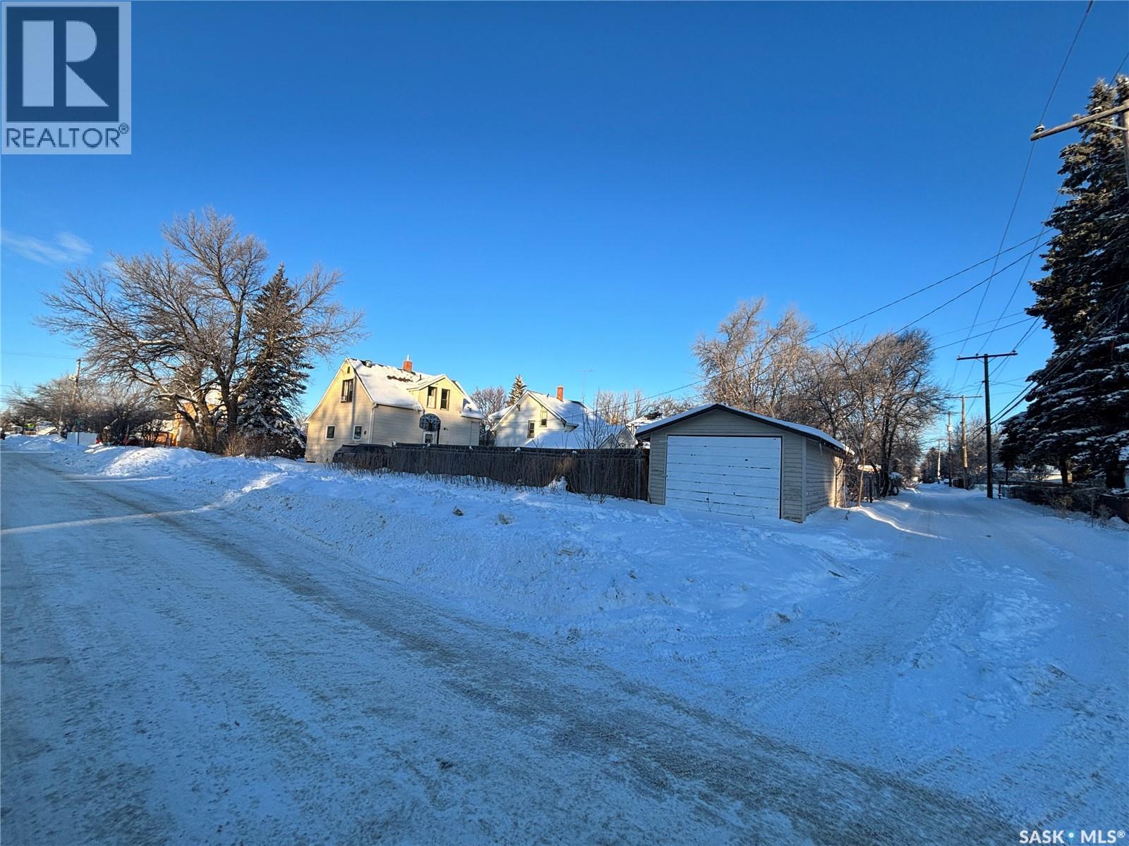 902 9Th Street, Humboldt, SK - Outdoor