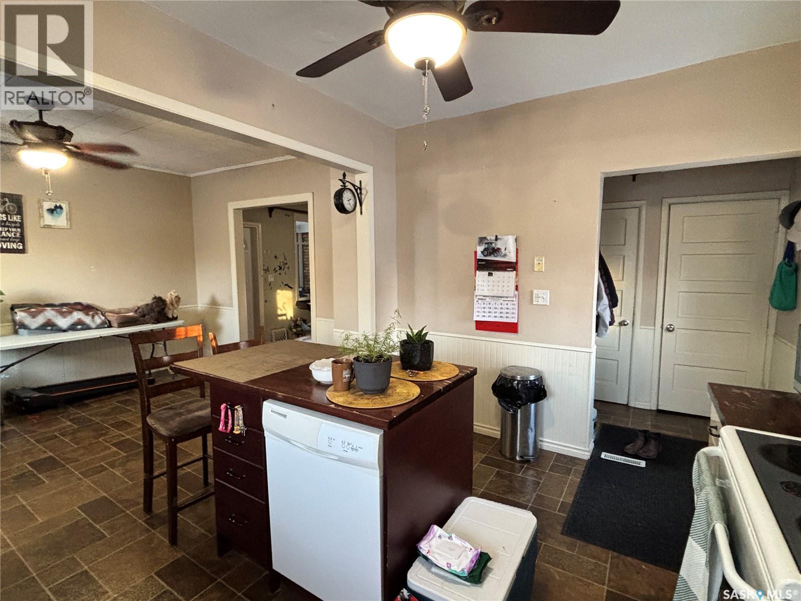 902 9Th Street, Humboldt, SK - Indoor