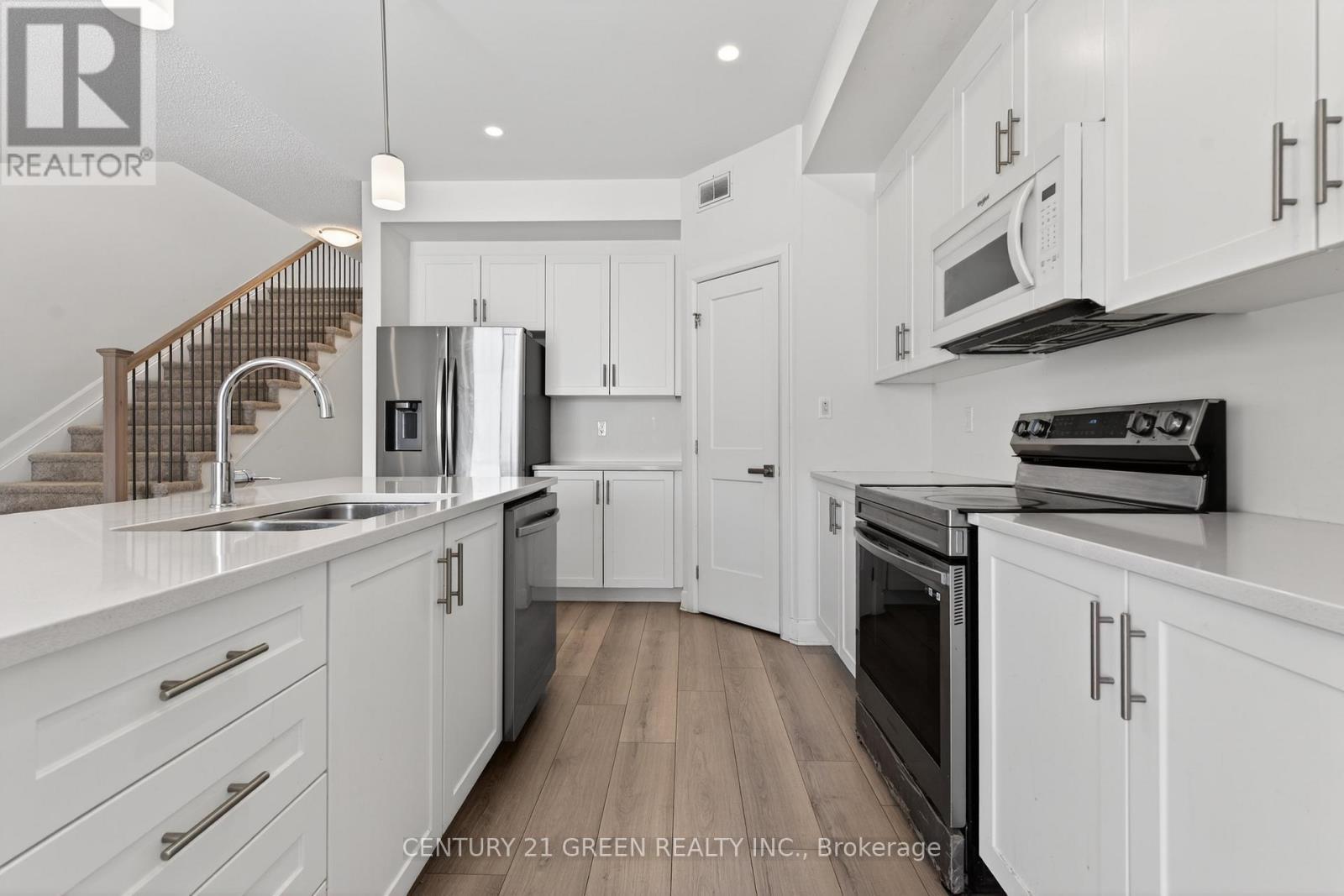 353 Buckthorn Drive, Kingston, ON - Indoor Photo Showing Kitchen With Double Sink With Upgraded Kitchen
