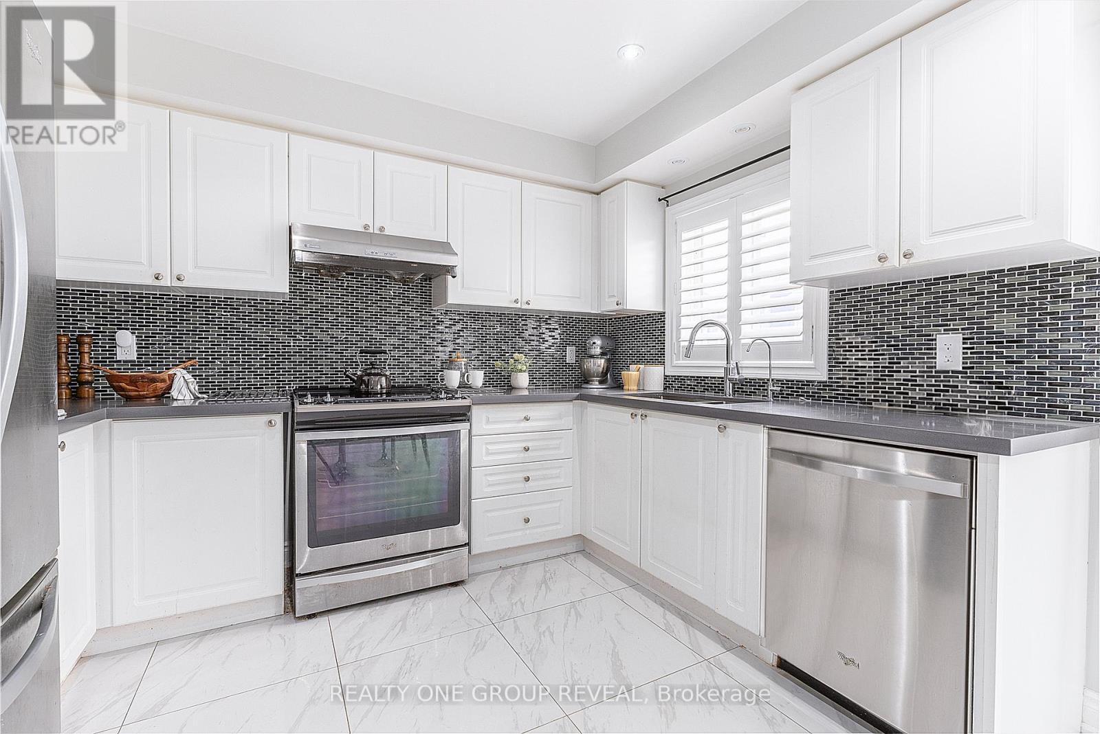 67 - 22 Lavan Lane, Ajax, ON - Indoor Photo Showing Kitchen