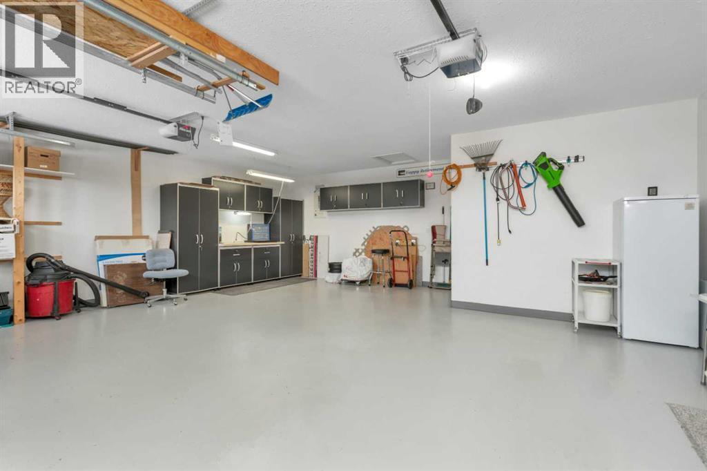 605 5 Street Sw, Sundre, AB - Indoor