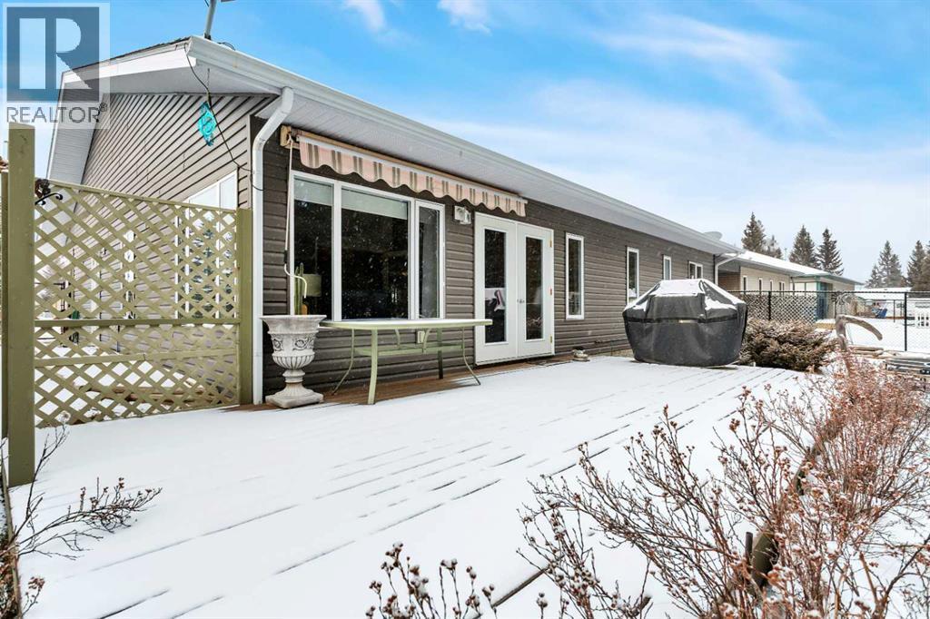 605 5 Street Sw, Sundre, AB - Outdoor With Deck Patio Veranda