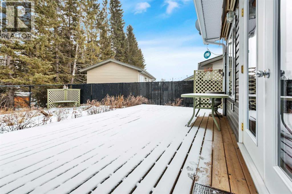 605 5 Street Sw, Sundre, AB - Outdoor With Deck Patio Veranda