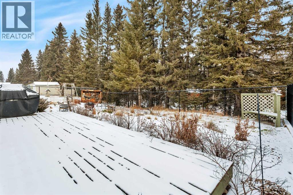 605 5 Street Sw, Sundre, AB - Outdoor