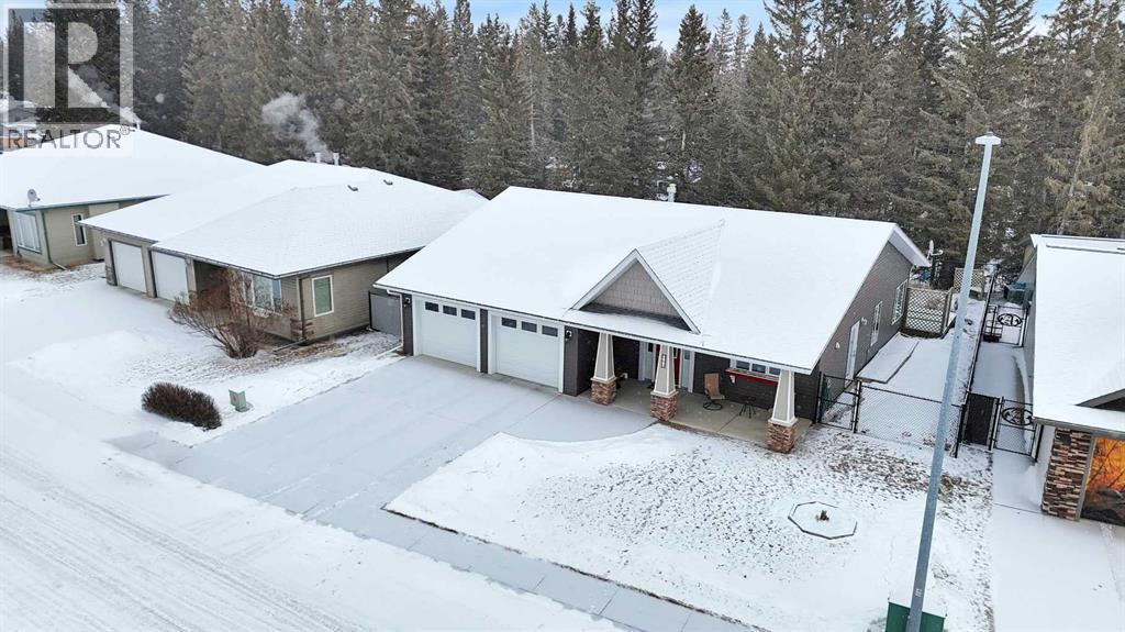 605 5 Street Sw, Sundre, AB - Outdoor