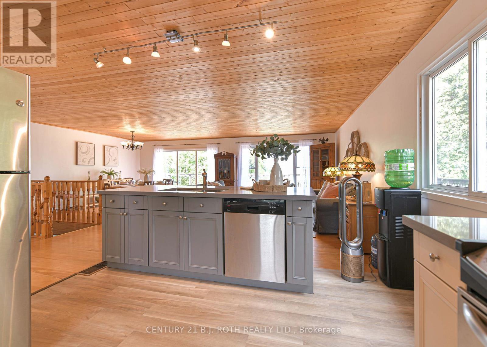 71 Campbell Beach Road, Kawartha Lakes, ON - Indoor