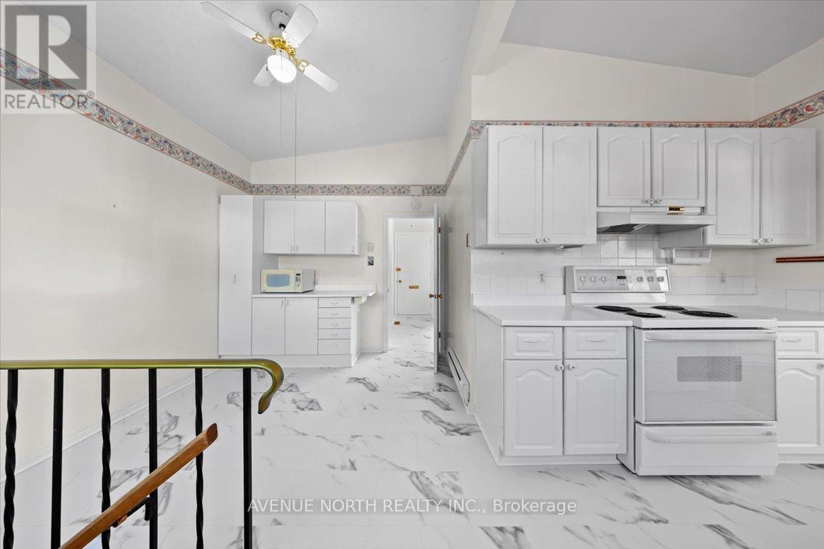 24 Parkmount Crescent, Ottawa, ON - Indoor Photo Showing Kitchen