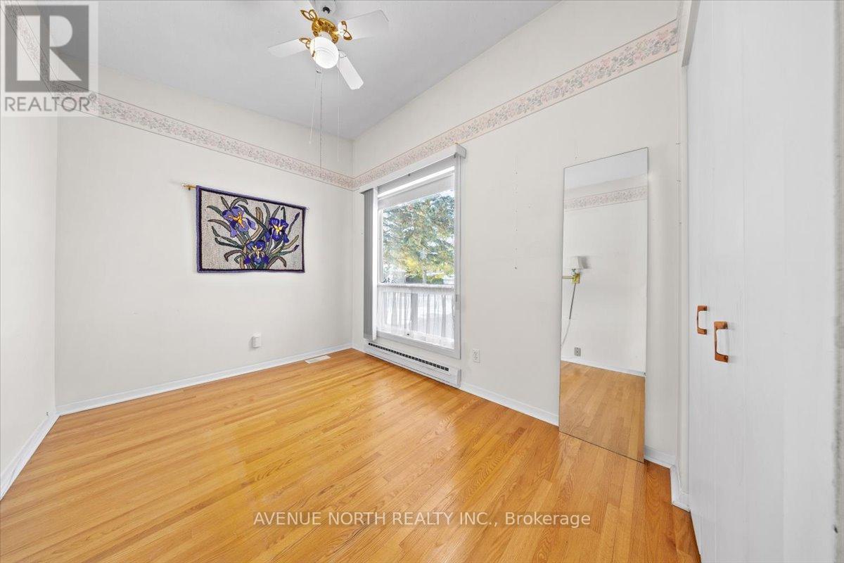 24 Parkmount Crescent, Ottawa, ON - Indoor Photo Showing Other Room