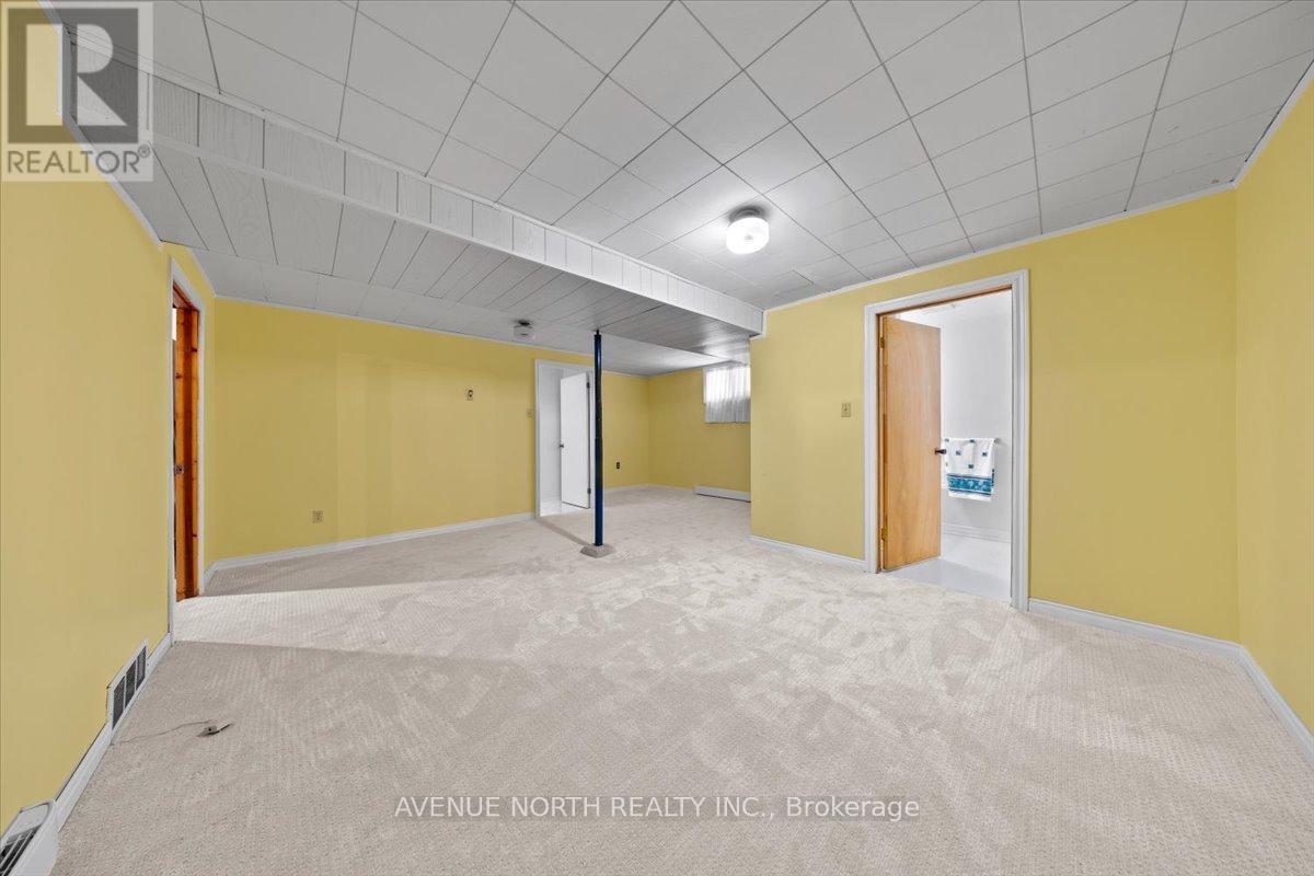 24 Parkmount Crescent, Ottawa, ON - Photo Showing Other Room