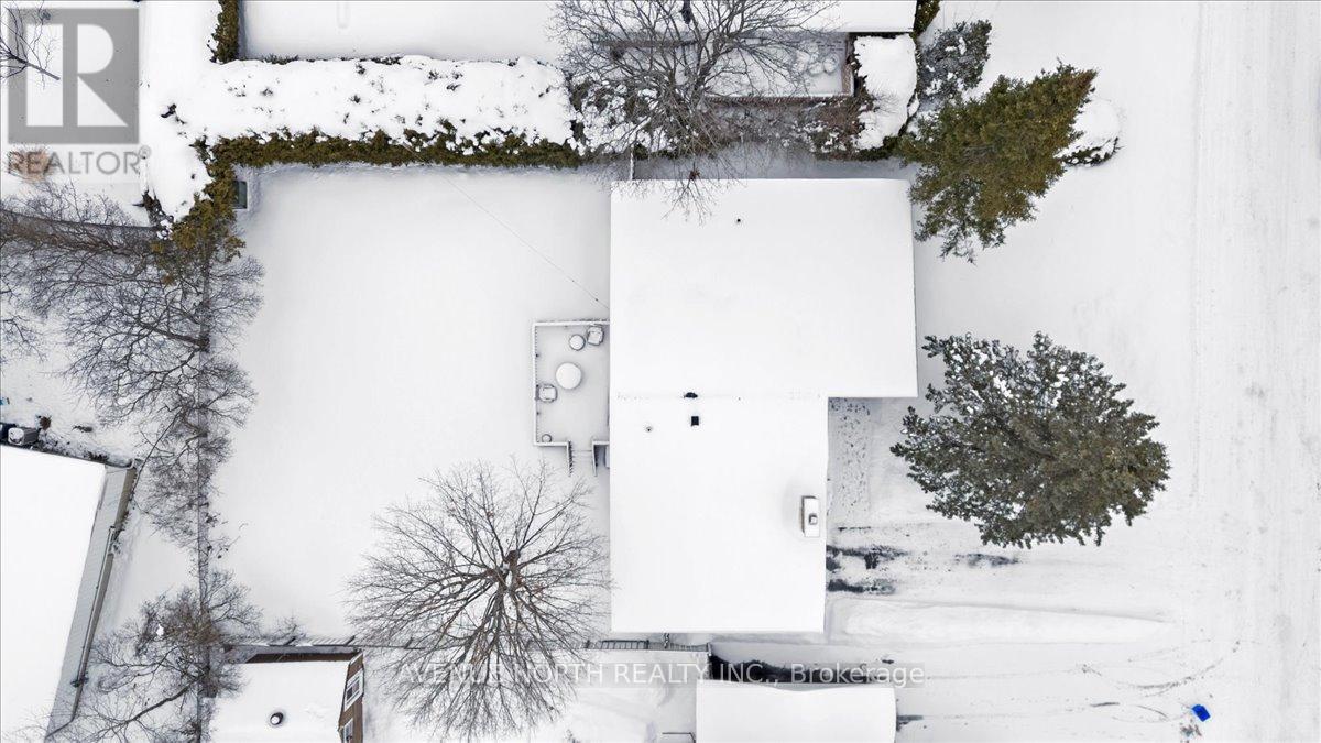 24 Parkmount Crescent, Ottawa, ON - Outdoor