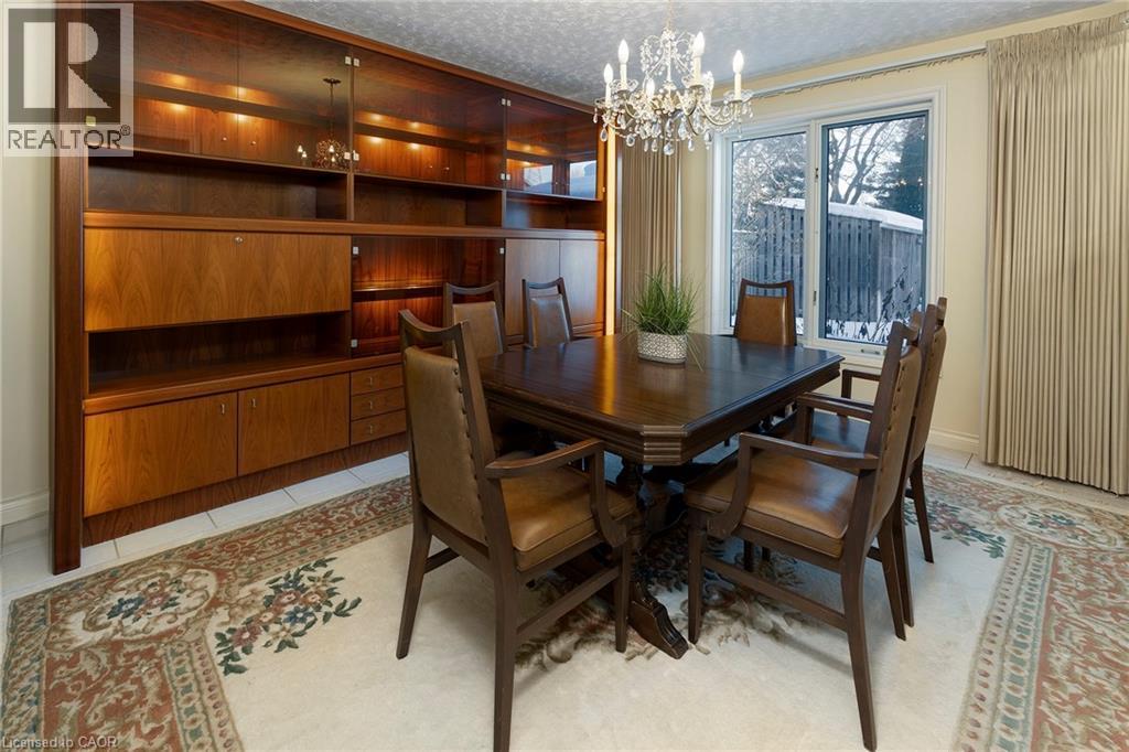6005 Mountaingate Drive, Niagara Falls, ON - Indoor Photo Showing Dining Room