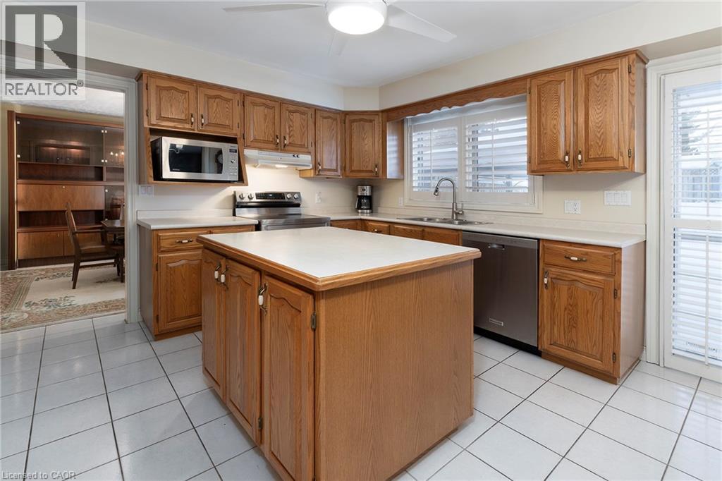 6005 Mountaingate Drive, Niagara Falls, ON - Indoor Photo Showing Kitchen