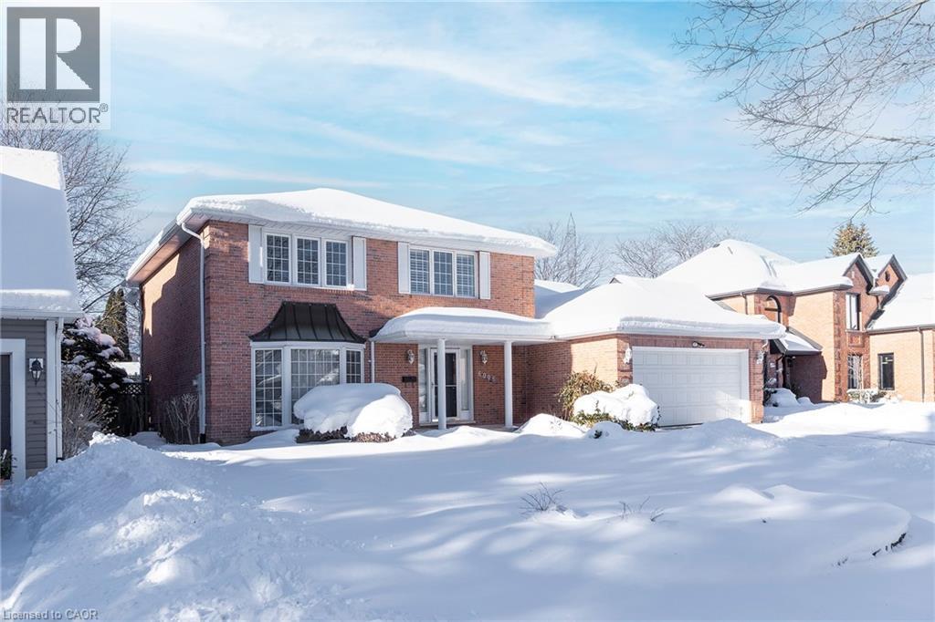 6005 Mountaingate Drive, Niagara Falls, ON - Outdoor With Facade