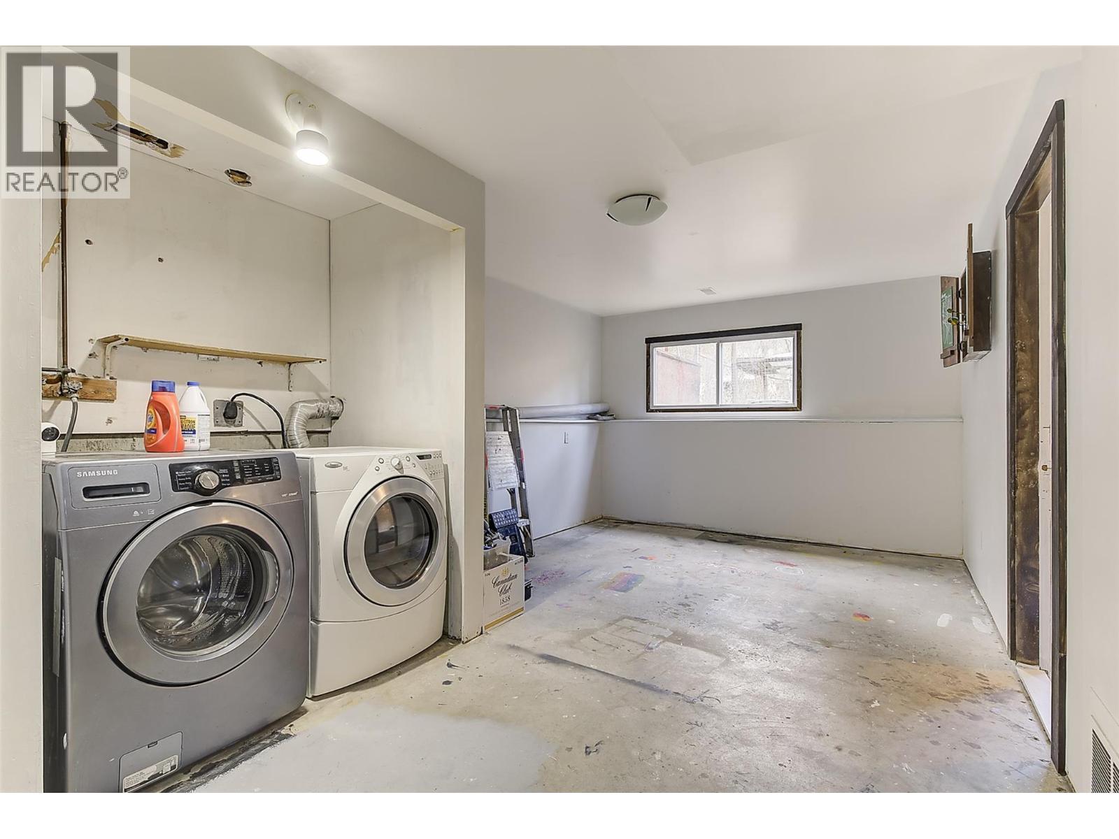 3340 Mcmillan Road, West Kelowna, BC - Indoor Photo Showing Laundry Room