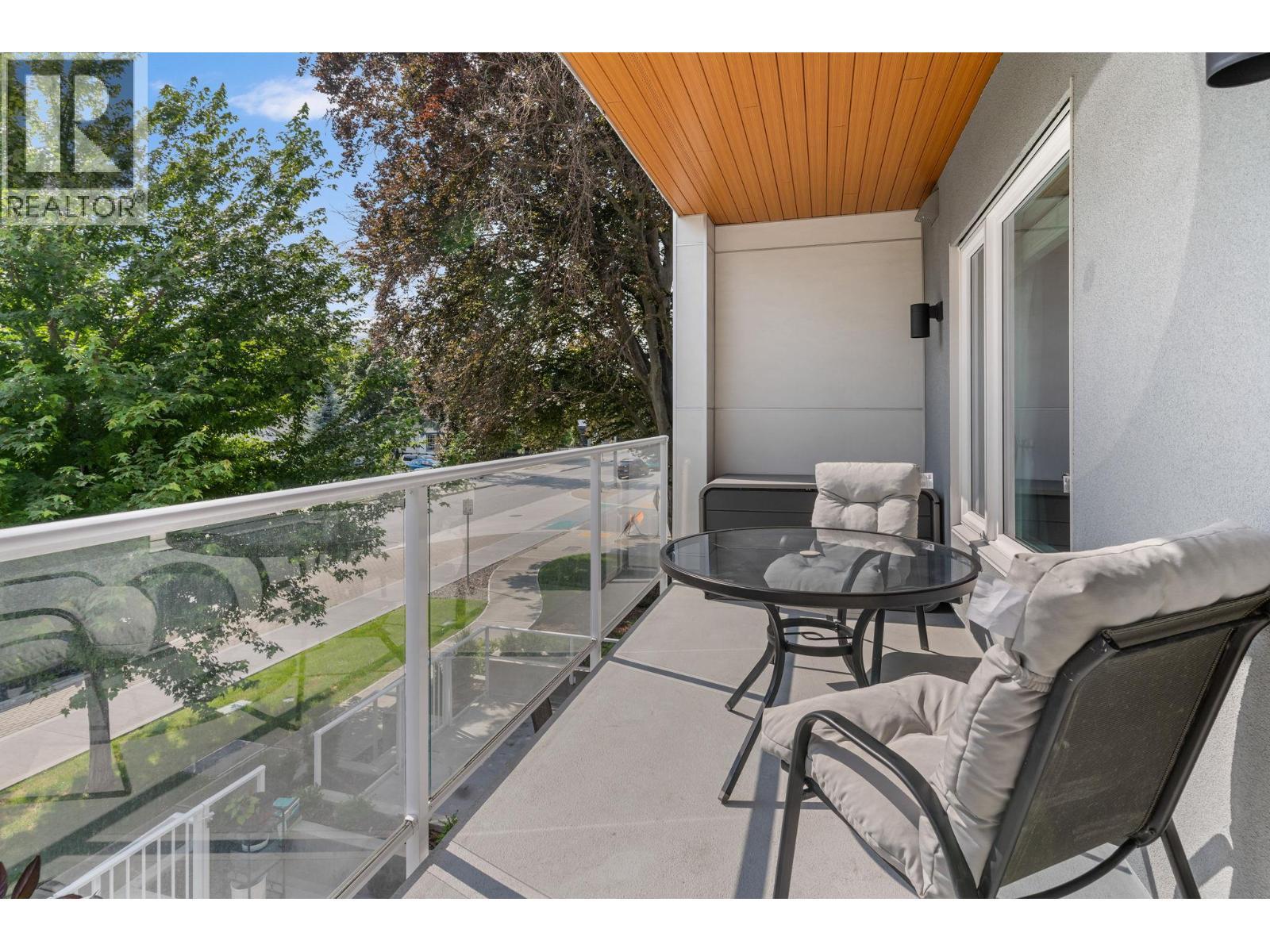 880 Saucier Avenue Unit# 207, Kelowna, BC - Outdoor With Exterior