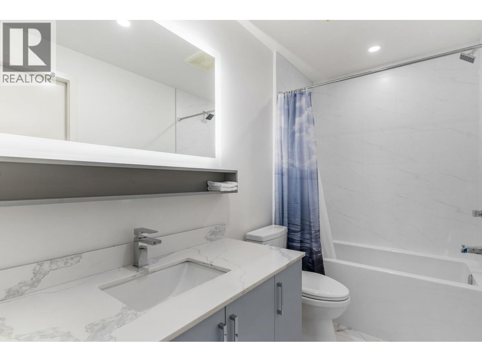 880 Saucier Avenue Unit# 207, Kelowna, BC - Indoor Photo Showing Bathroom