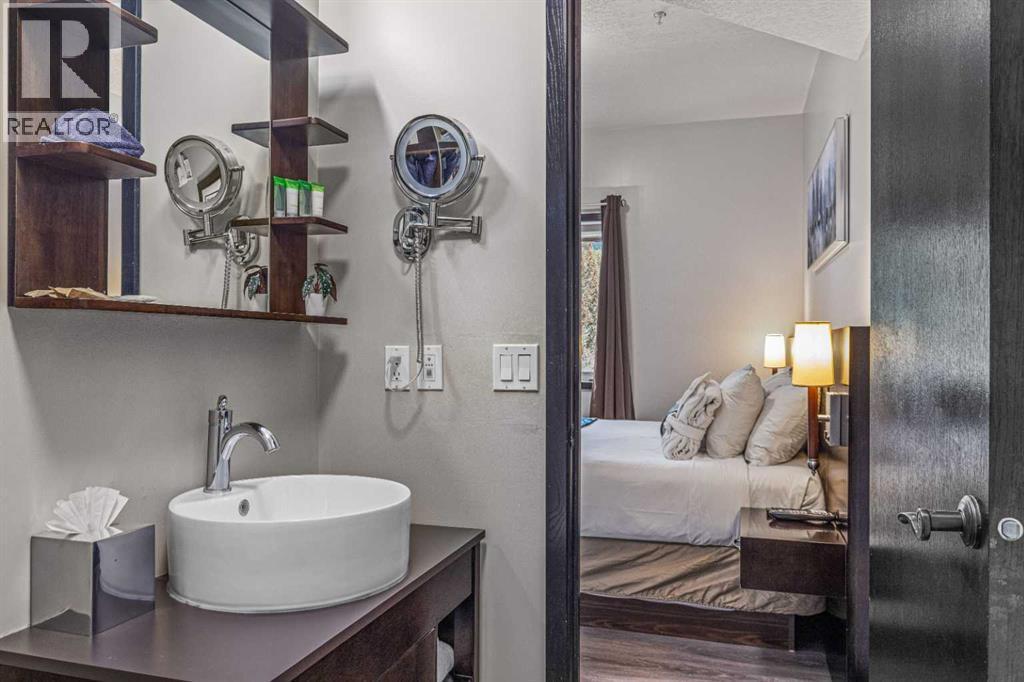 326 Rot. Ef, 901 Mountain Street, Canmore, AB - Indoor Photo Showing Bathroom