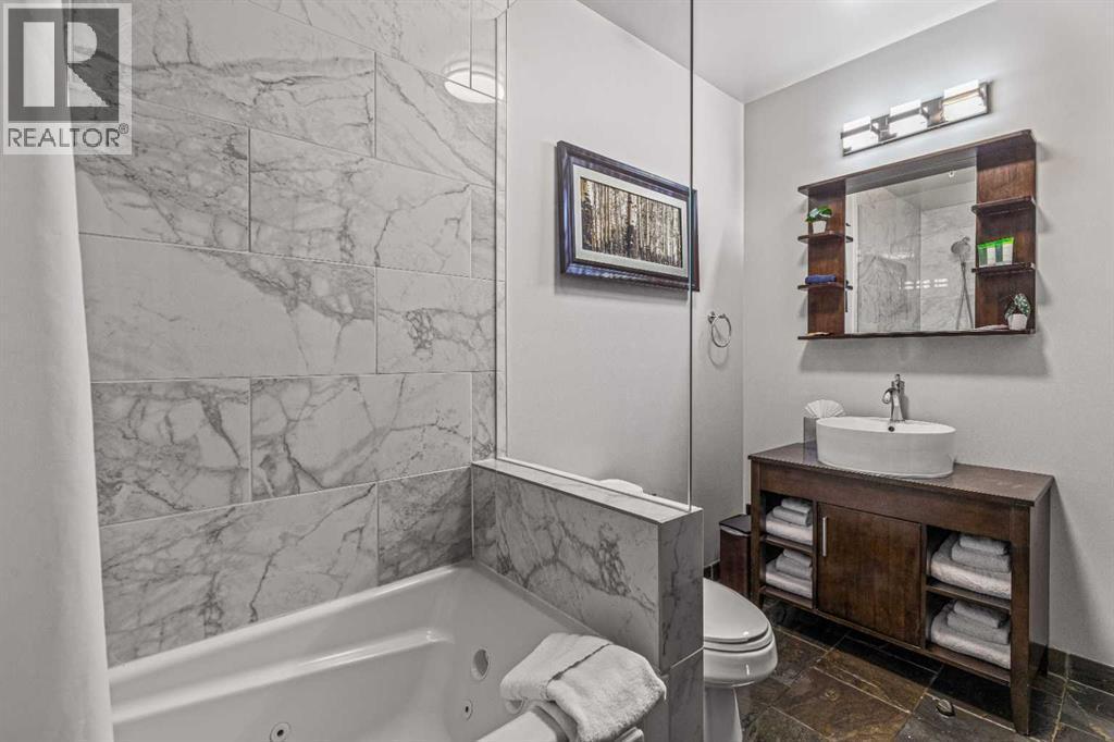 326 Rot. Ef, 901 Mountain Street, Canmore, AB - Indoor Photo Showing Bathroom