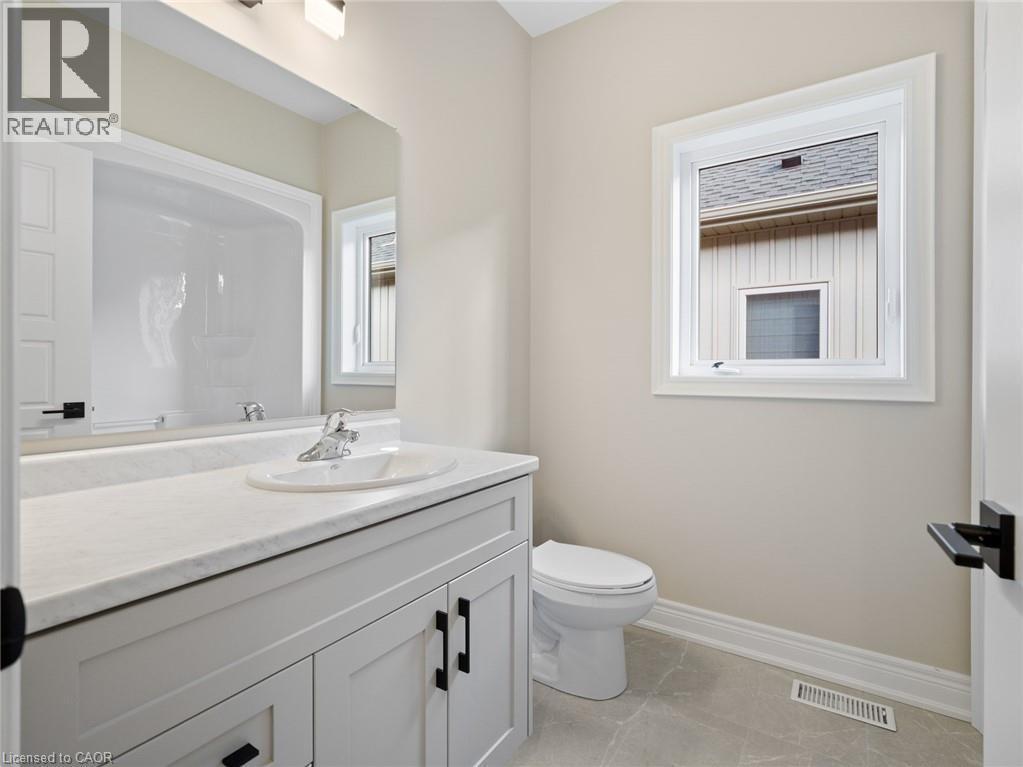 26 Austin Drive, Welland, ON - Indoor Photo Showing Bathroom