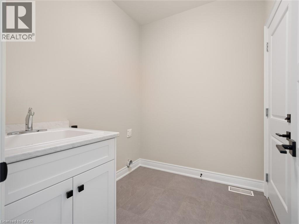 26 Austin Drive, Welland, ON - Indoor Photo Showing Other Room