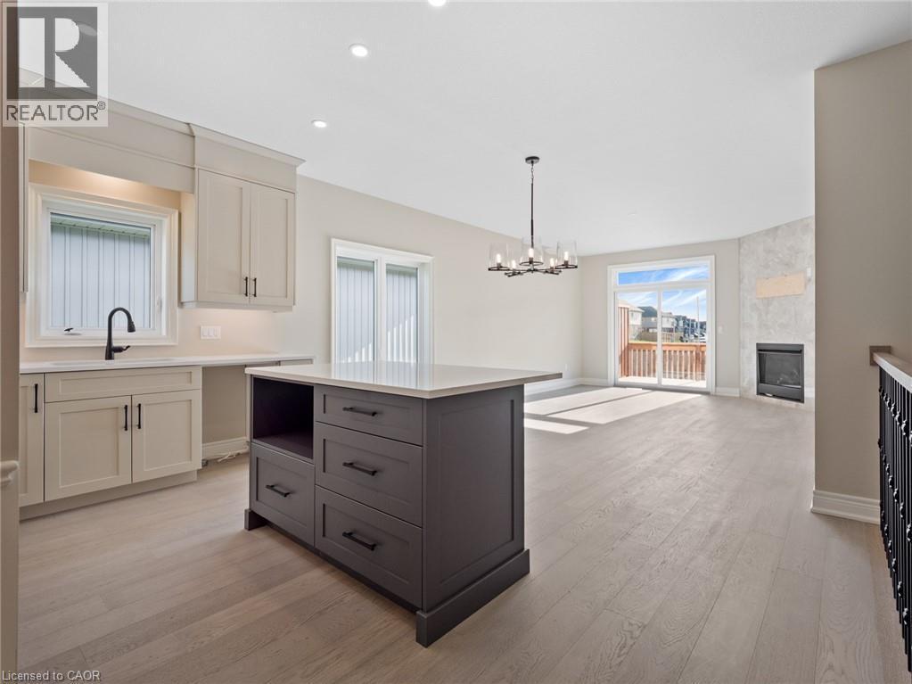 26 Austin Drive, Welland, ON - Indoor Photo Showing Kitchen