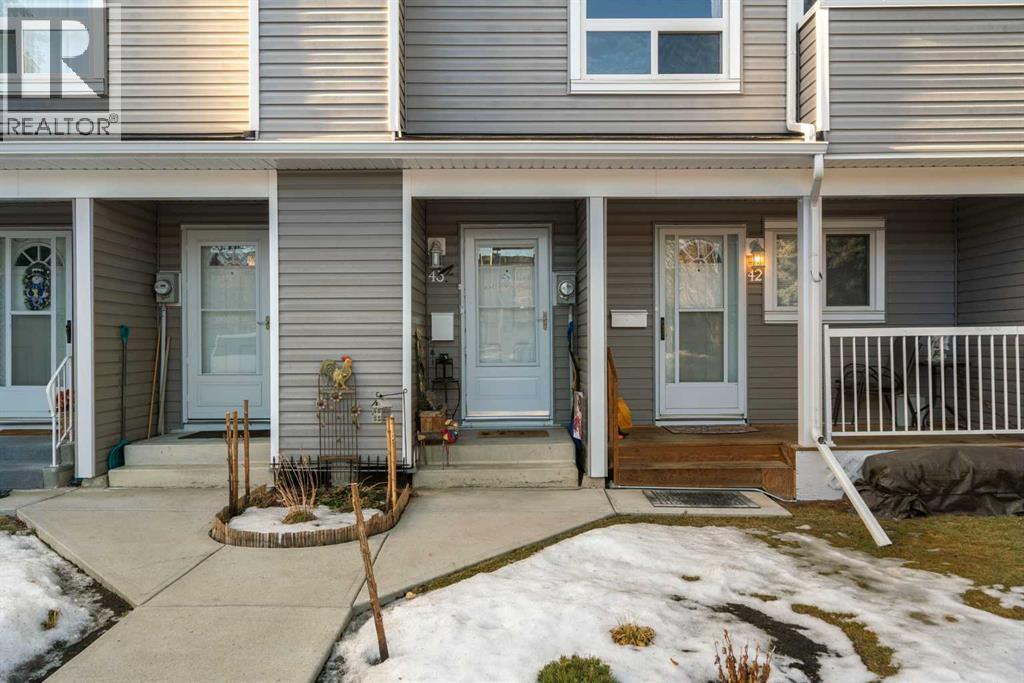 43, 200 Shawnessy Drive Sw, Calgary, AB - Outdoor With Facade