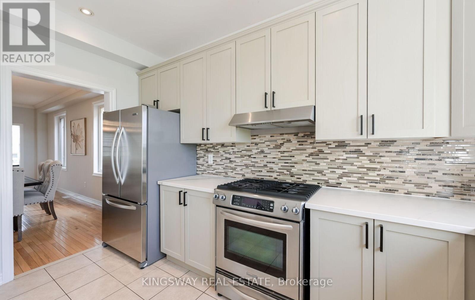 70 Silvervalley Drive, Caledon, ON - Indoor Photo Showing Kitchen With Upgraded Kitchen