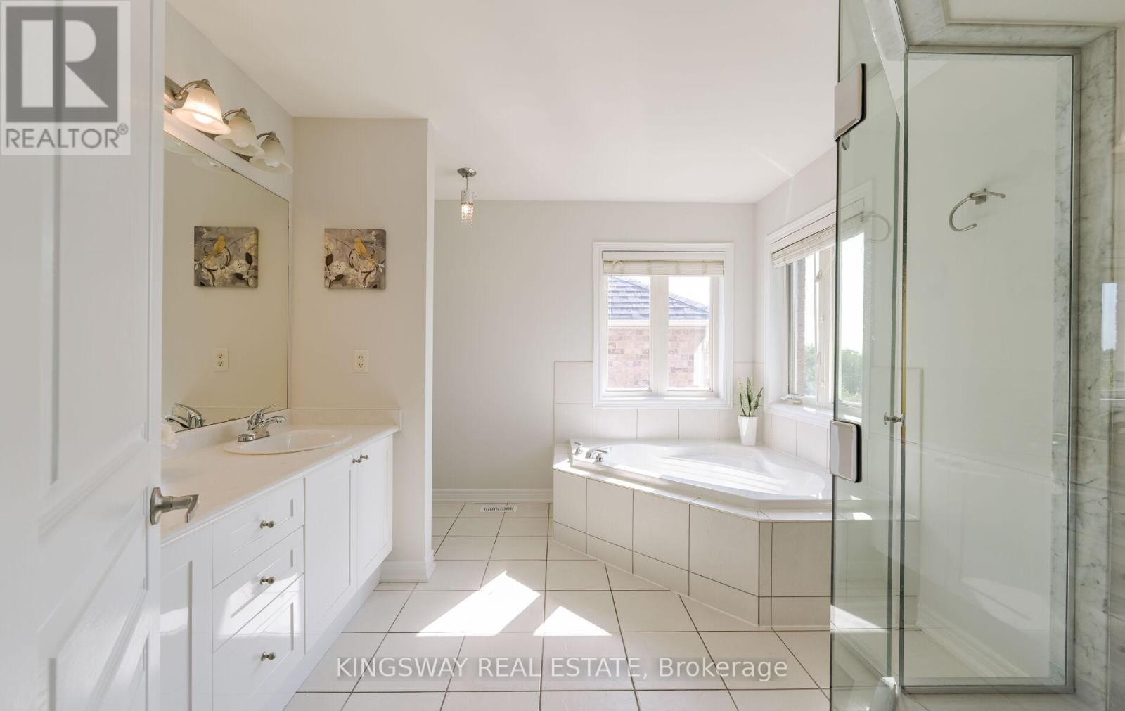 70 Silvervalley Drive, Caledon, ON - Indoor Photo Showing Bathroom