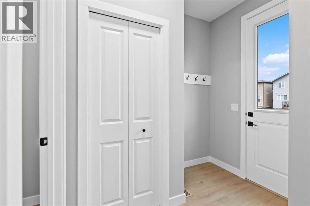 191 Belvedere Crescent Se, Calgary, AB - Indoor Photo Showing Other Room