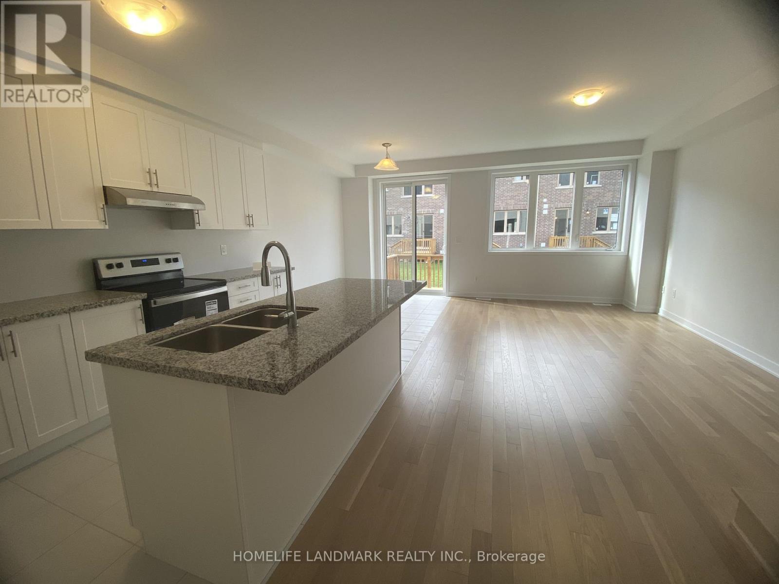 36 John Canning Way E, Markham, ON - Indoor Photo Showing Kitchen With Double Sink With Upgraded Kitchen