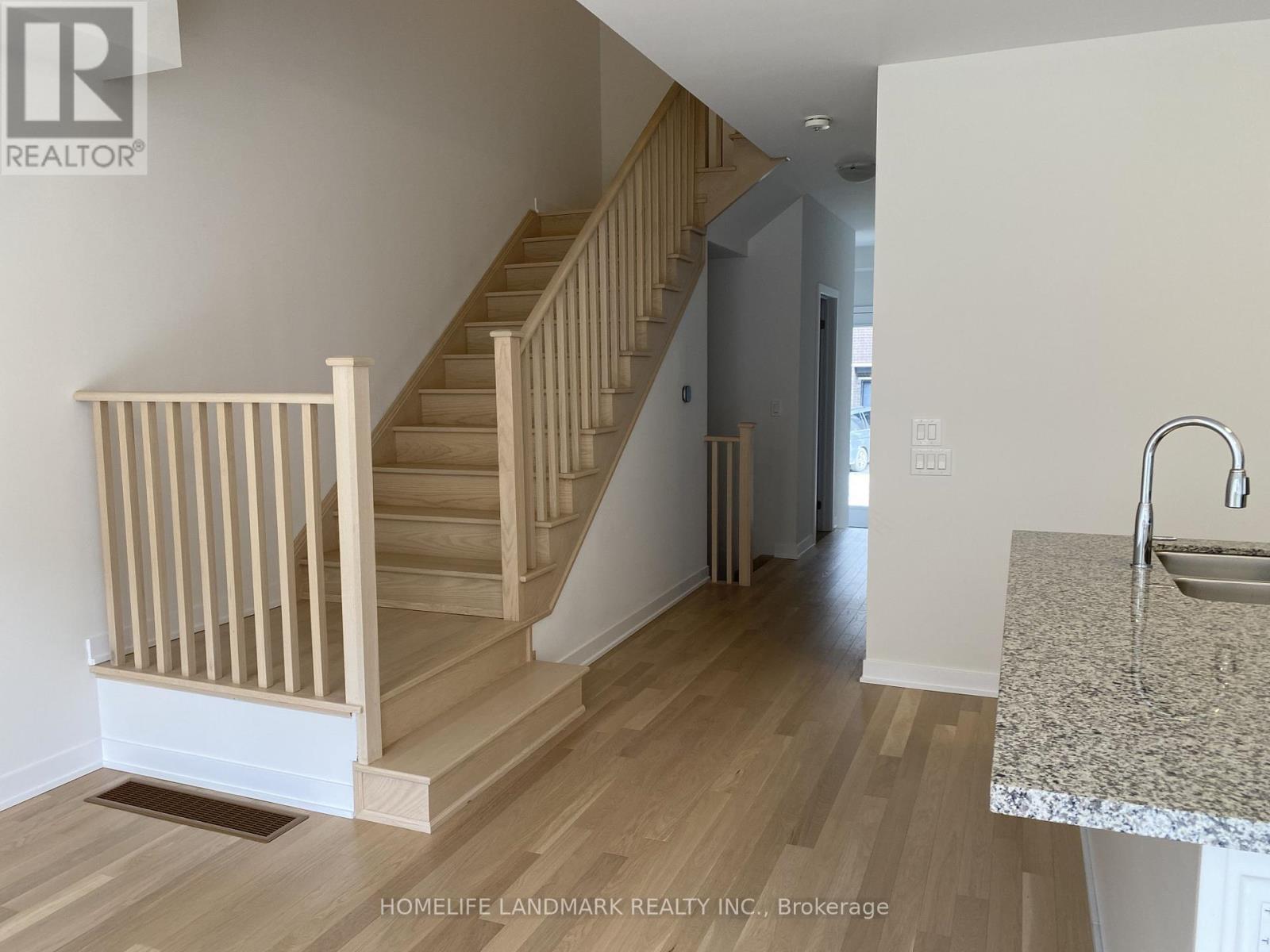 36 John Canning Way E, Markham, ON - Indoor Photo Showing Other Room