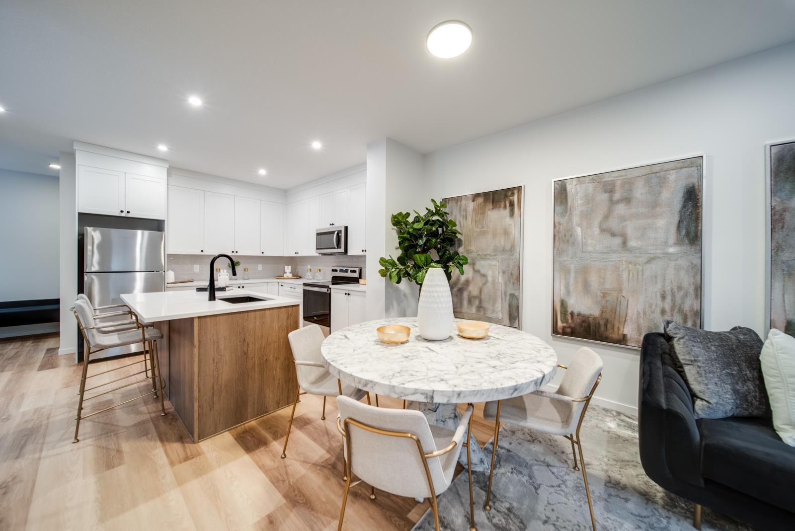 11121 62 St Nw, Edmonton, AB - Indoor