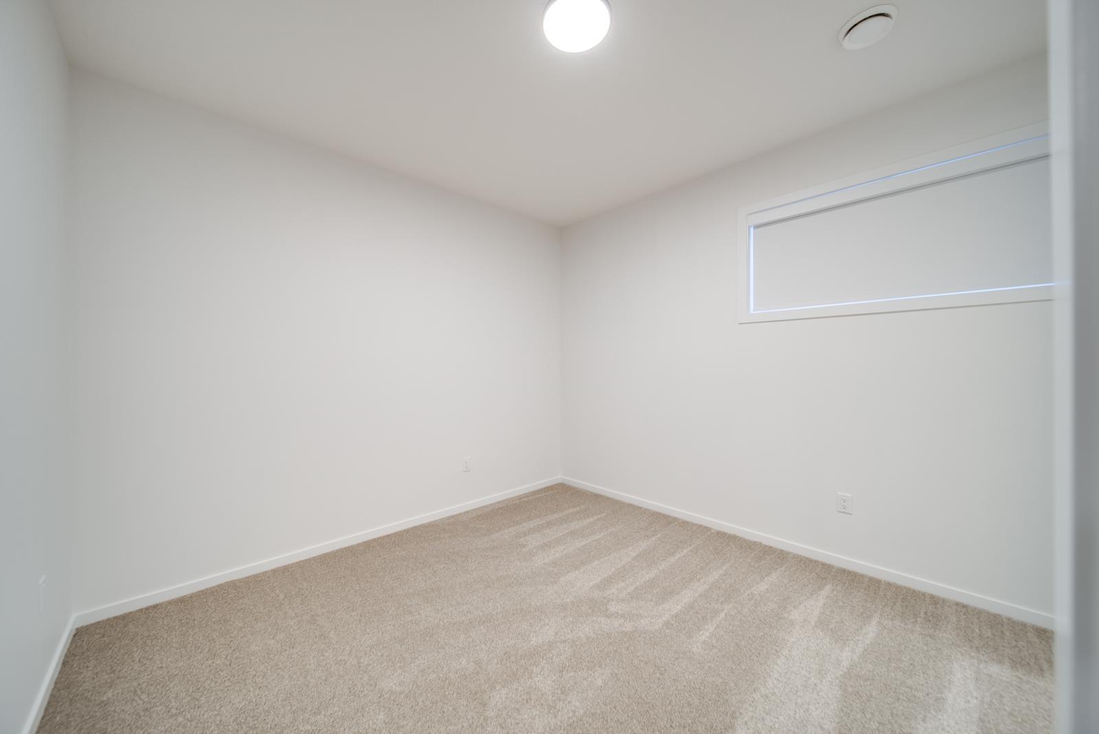 11121 62 St Nw, Edmonton, AB - Indoor Photo Showing Other Room