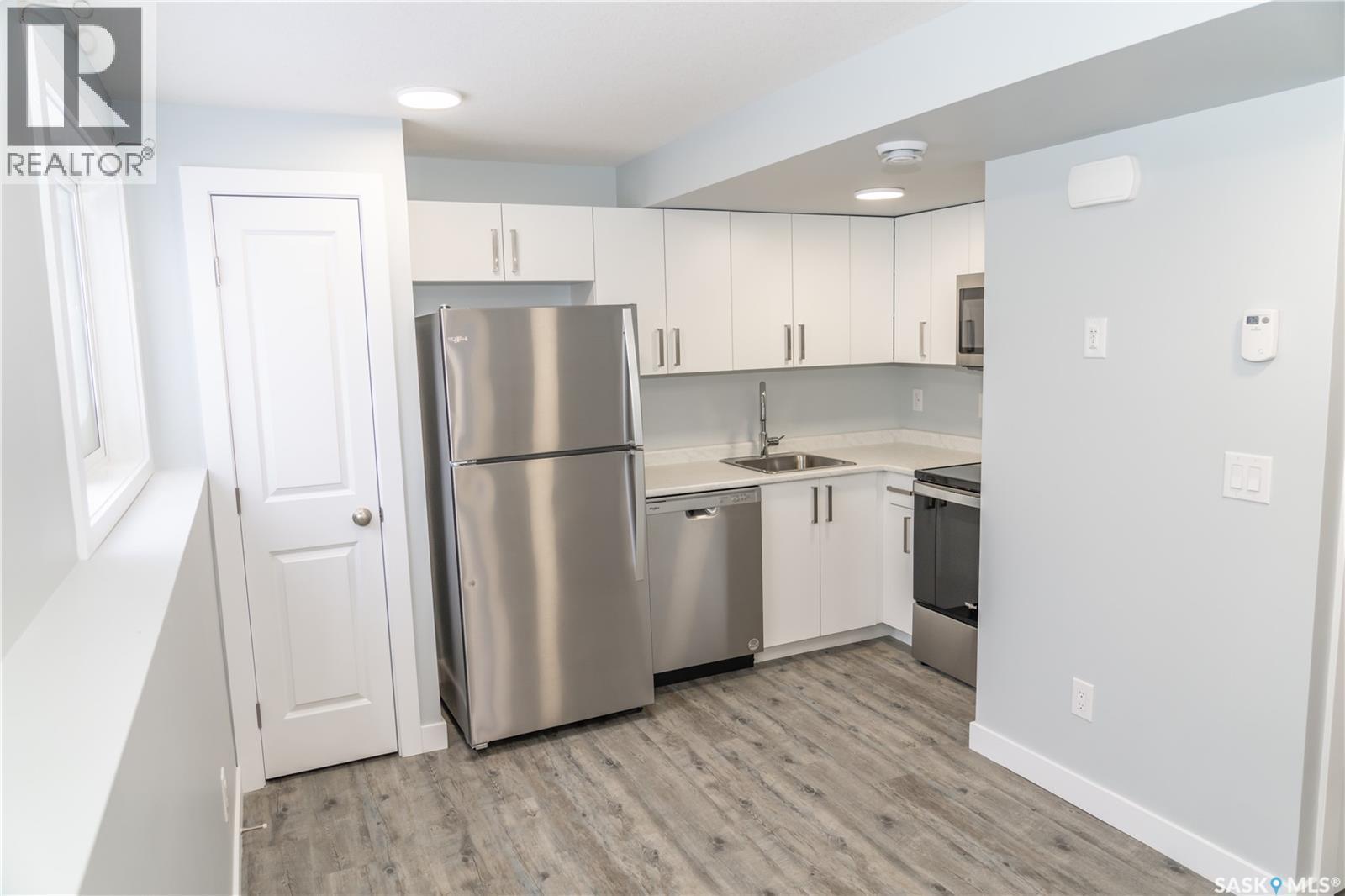 366 Stehwien Street, Saskatoon, SK - Indoor Photo Showing Kitchen