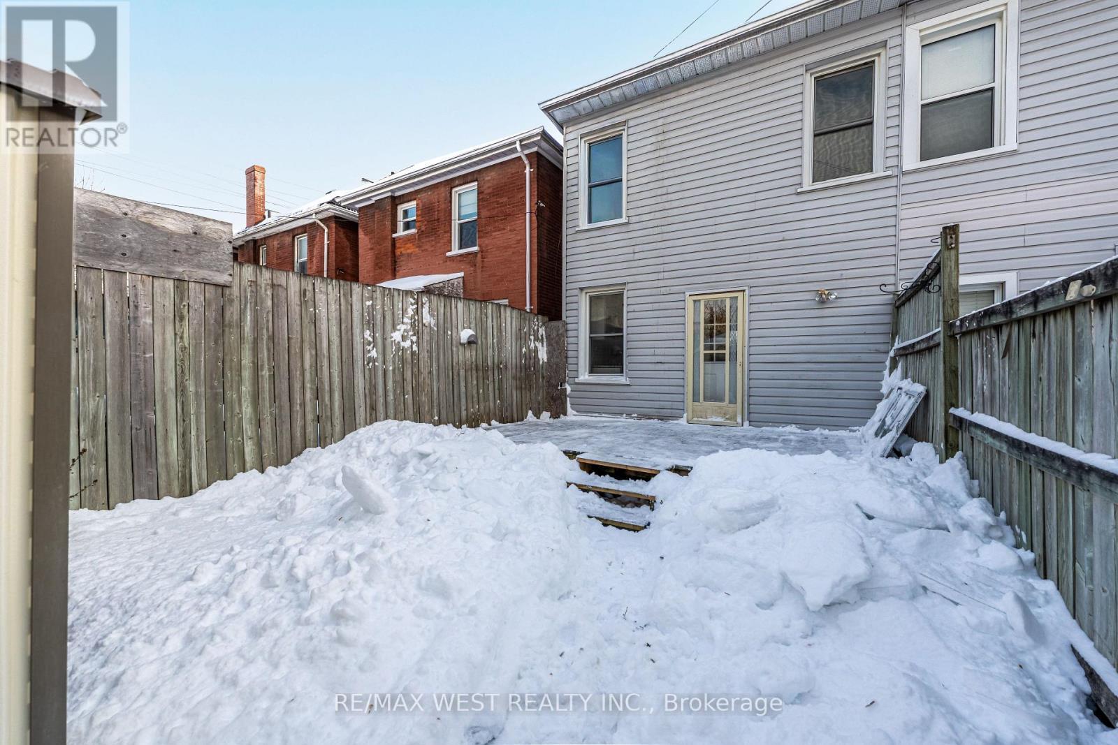 266 Wolfe Street, Peterborough, ON - Outdoor With Exterior