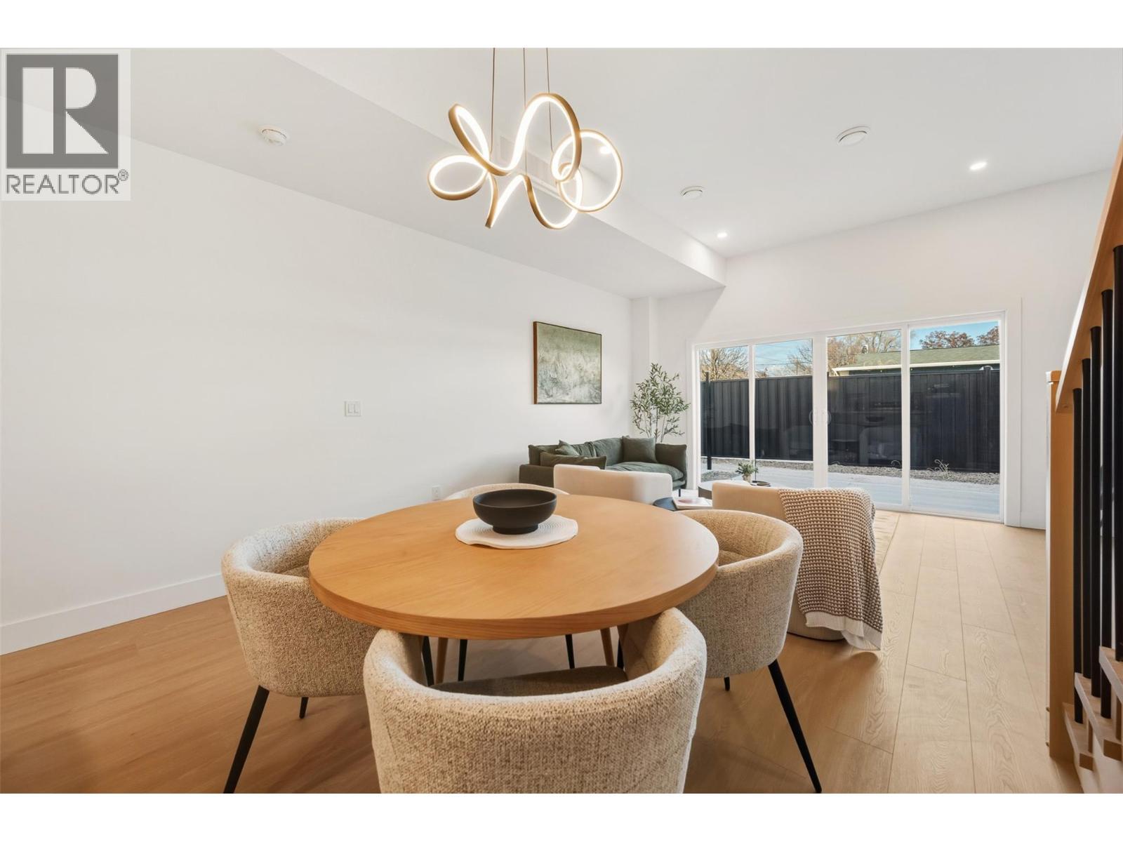 194 Maple Place Unit# 4, Oliver, BC - Indoor Photo Showing Dining Room