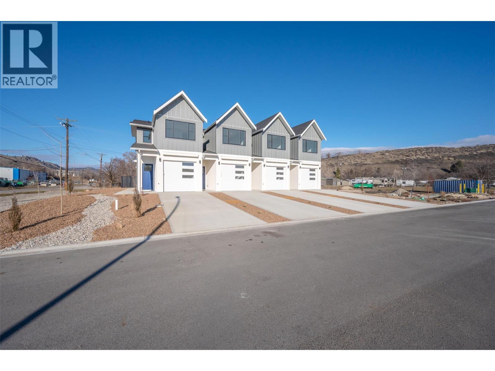 194 Maple Place Unit# 4, Oliver, BC - Outdoor