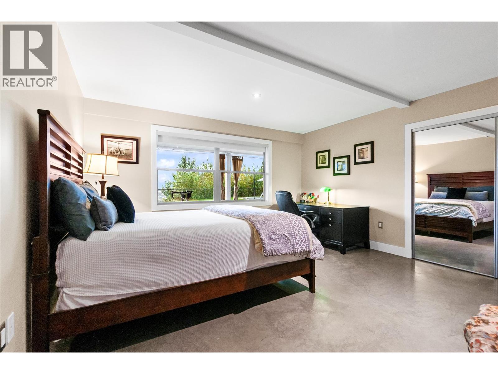 3005 Juniper Drive, Penticton, BC - Indoor Photo Showing Bedroom