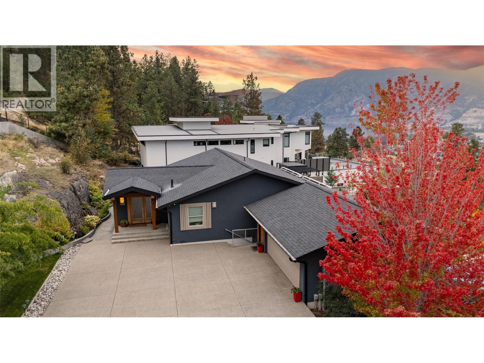 3005 Juniper Drive, Penticton, BC - Outdoor