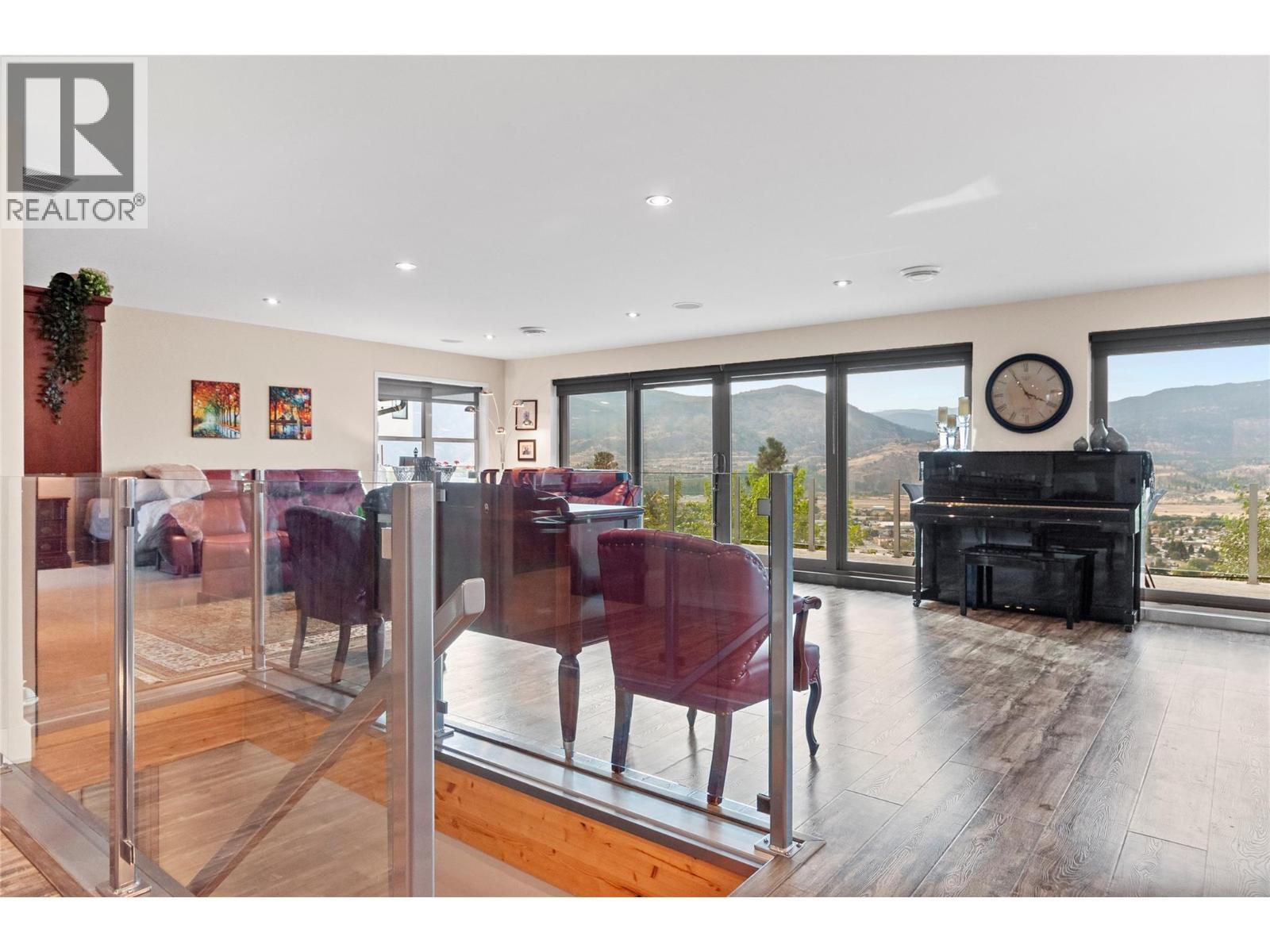 3005 Juniper Drive, Penticton, BC - Indoor