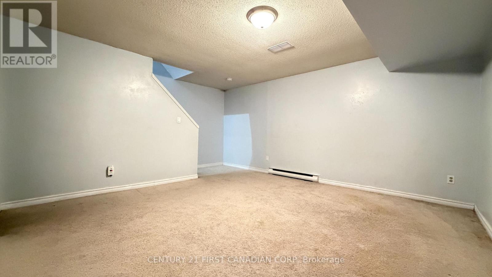 8 - 45 Gatewood Place, London East (East A), ON - Indoor Photo Showing Other Room
