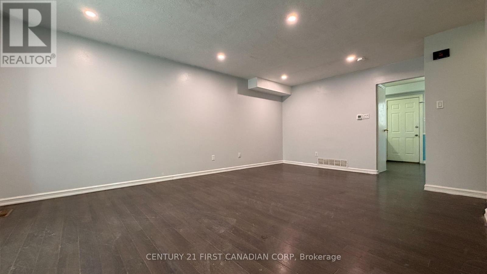 8 - 45 Gatewood Place, London East (East A), ON - Indoor Photo Showing Other Room