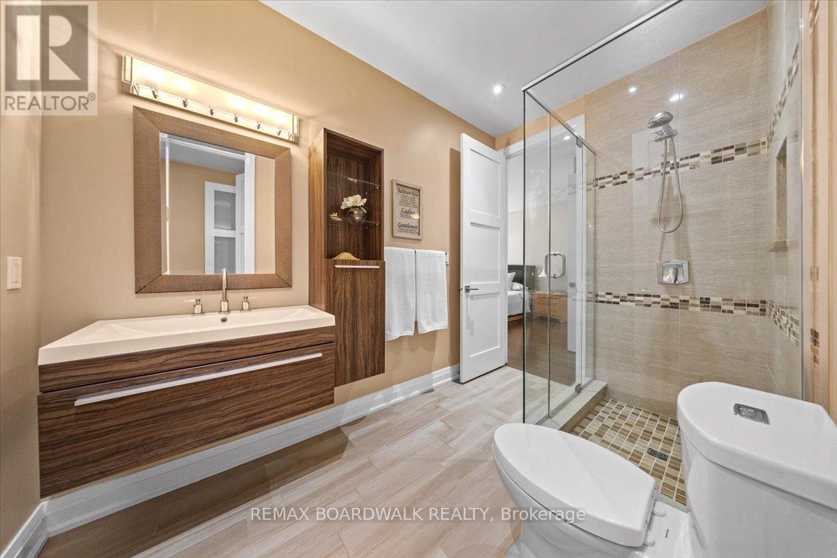 1610 Linkland Court, Ottawa, ON - Indoor Photo Showing Bathroom