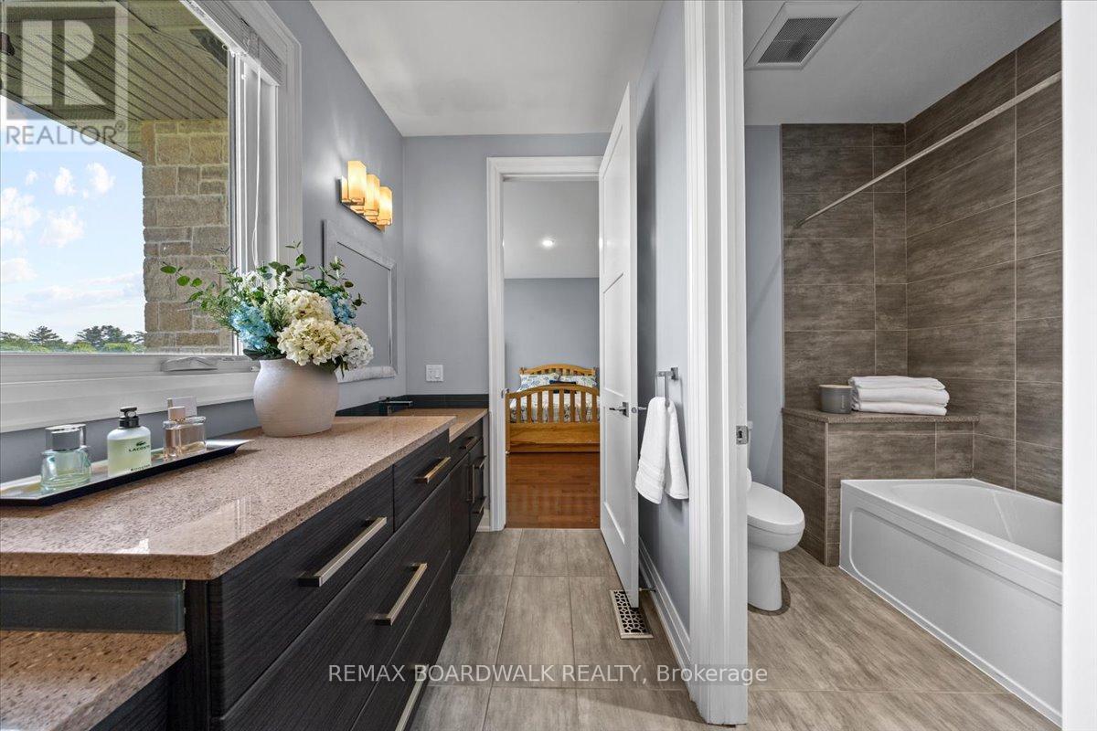 1610 Linkland Court, Ottawa, ON - Indoor Photo Showing Bathroom