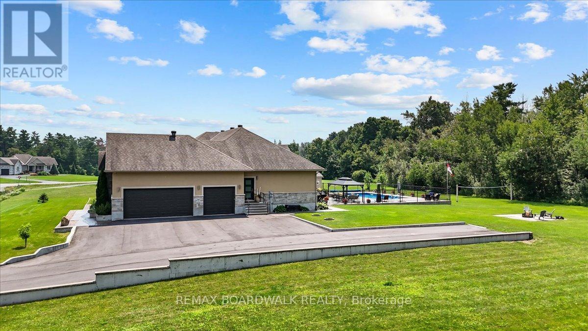 1610 Linkland Court, Ottawa, ON - Outdoor